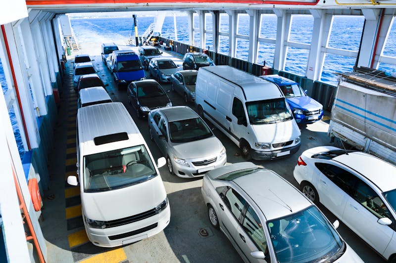 Transport véhicule utilitaire et fourgon CORSICA linea