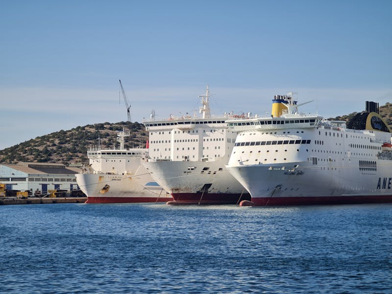 Navire CORSICA linea en mer Méditerranée